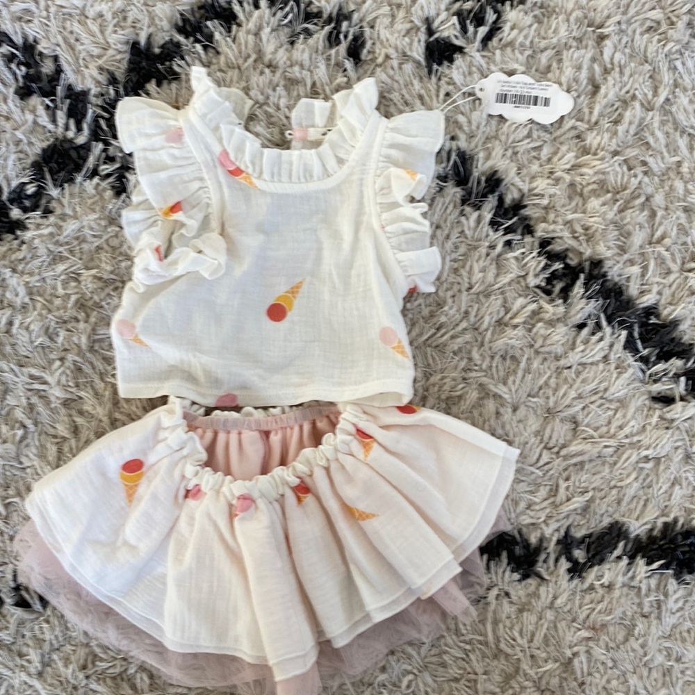 NWT 2 piece